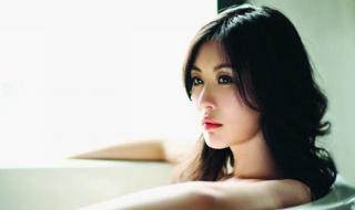 三更饺子趴桌子那一段 三更饺子趴桌子那一段